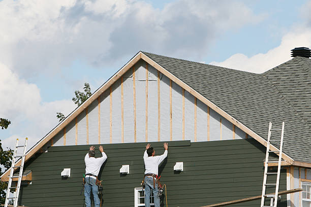Professional Siding Contractor technician working in Middletown, NY